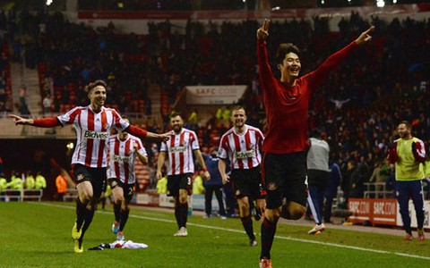 League Cup: Sunderland ngược dòng loại Chelsea