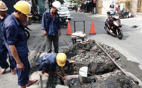 Lắp đặt cáp ngầm, gây bể ống thoát nước