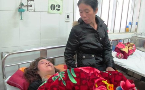 Thiếu nữ 19 tuổi bị kẻ lạ vào nhà, đâm dao đỉnh đầu
