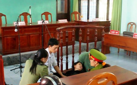 Bị cáo "kỳ án trộm dê" gào thét, đại náo phiên tòa
