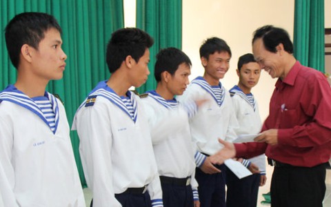 Trao hơn 1 tỉ đồng cho bộ đội Trường Sa xuất ngũ