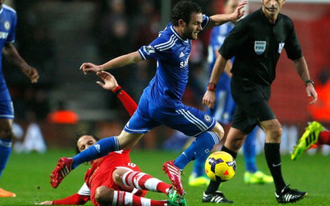 Chelsea bán Mata sang M.U giá 37 triệu bảng Anh