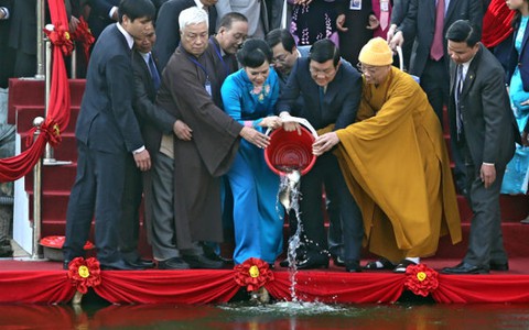 Ngày càng có nhiều kiều bào hướng về quê hương