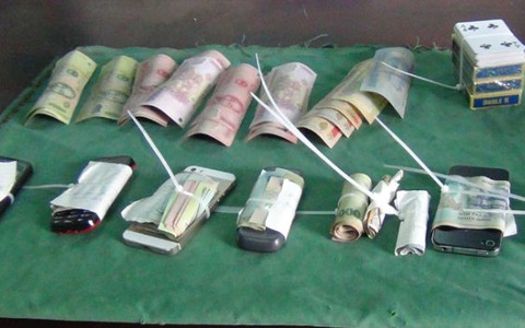 "Đột kích" hai ổ cờ bạc, tạm giữ 24 người