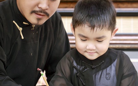 Mùng 3: Thầy cô cho em biết thế nào là yêu thương