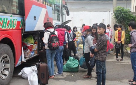 Lại thêm xe giường nằm 42 chỗ nhồi nhét đến... 85 khách!