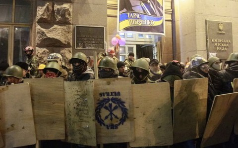 Tổng thống Yanukovych ân xá tất cả người biểu tình Ukraine
