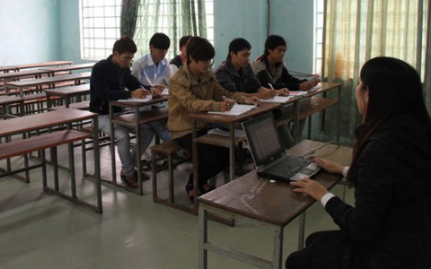 "Nhiều trường cao đẳng như bệnh nhân rất gần nhà xác"