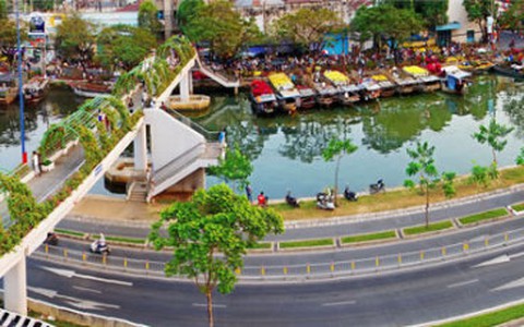Lưu giữ hình ảnh chợ hoa tết ở bến Bình Đông