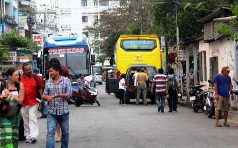 Bó tay với xe "open tour"?