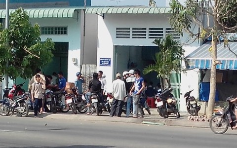 Giới thiệu việc làm móc túi người nghèo