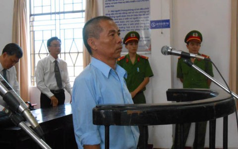 Cướp tài sản… của chính mình?