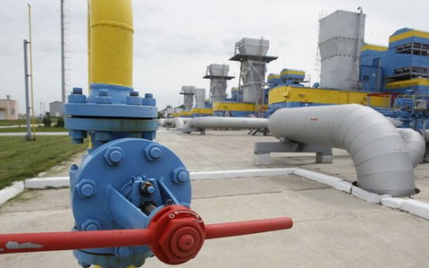Nga tăng thêm giá khí đốt, EU giảm 98% thuế hàng hóa Ukraine