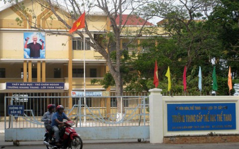 Tốt nghiệp 4 tháng vẫn chưa có bằng