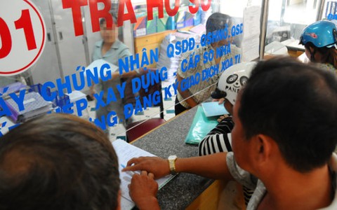 Không "lót tay" thì sẽ bị hành