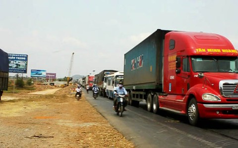 Bình Thuận: "Chịu thua" tài xế, trạm cân trọng tải "bung trạm"