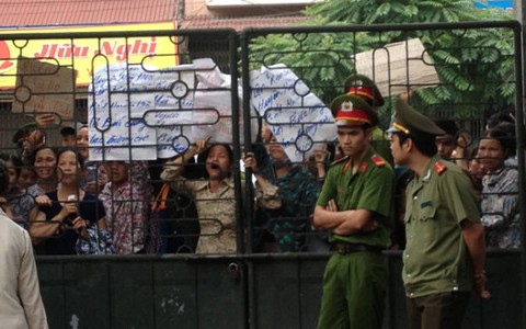 Vụ "1 câu nói, 5 năm tù": Dân phải được bồi thường, hỗ trợ