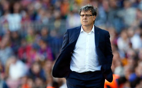 HLV đội Barca Martino đối mặt tương lai bất định