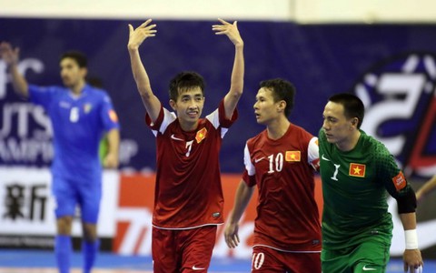 Futsal VN vào tứ kết, nhưng vẫn tiếc...