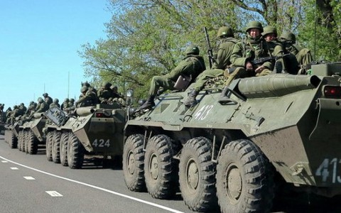 Xe tăng Ukraine tiến vào thị trấn miền đông Mariupol