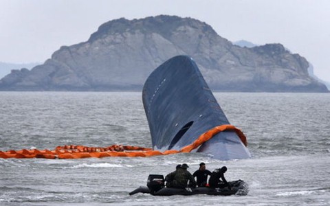 Thời tiết xấu làm chậm nỗ lực tìm kiếm nạn nhân Sewol