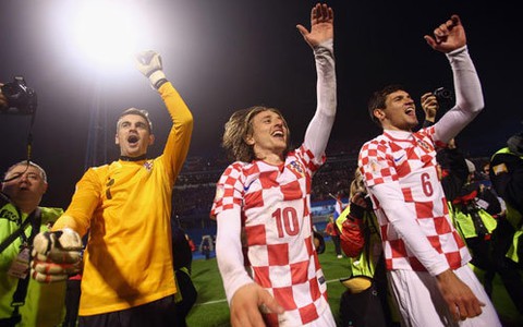 Làm từ thiện trước VCK World Cup 2014