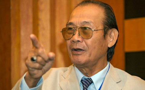 Phải kiện Trung Quốc