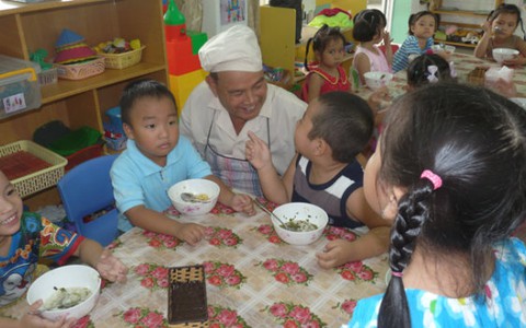 Bác Định cấp dưỡng ở trường mầm non