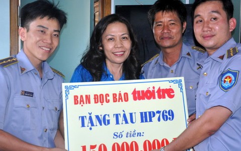 Tấm lòng hậu phương đến với biên đội tàu kiểm ngư Vùng 4