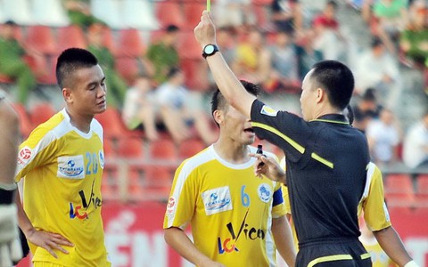 Ban tổ chức, ban trọng tài phán xét “Vua sân cỏ”