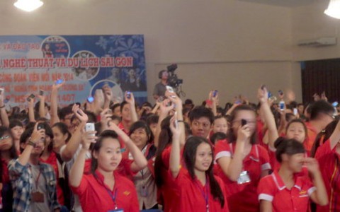 Thêm hàng ngàn tin nhắn "Chung sức vì biển đảo quê hương"