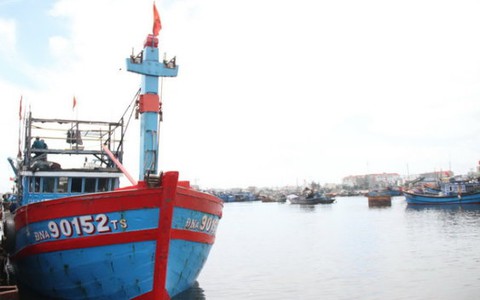 Lai dắt tàu bị đâm chìm vào đảo Lý Sơn