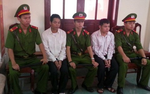 Tử hình hai hung thủ sát hại dã man 5 phu trầm