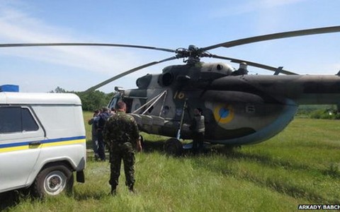 Trực thăng Ukraine bị bắn hạ, 1 tướng và 11 binh sĩ thiệt mạng
