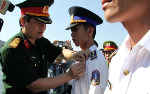 Tuổi trẻ dũng cảm trên tàu cảnh sát biển