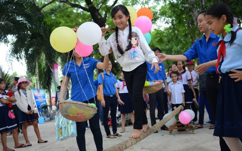 Tuổi nhỏ làm nghìn việc tốt