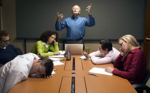 Làm việc với sếp nhỏ tuổi hơn: khó hay dễ?