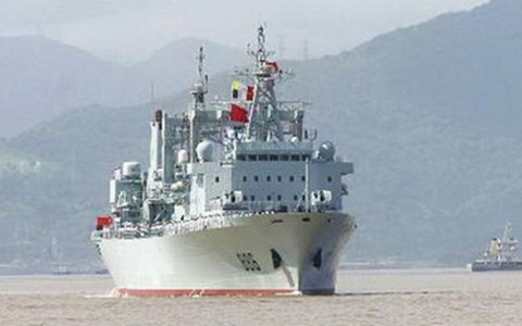 Trung Quốc đưa tàu tiếp tế lớn nhất tới biển Đông