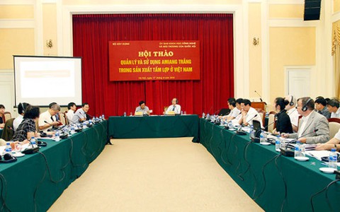 Tấm lợp amiăng gây ung thư: tranh luận gay gắt tại hội thảo