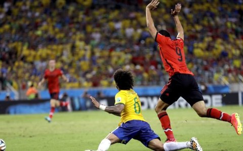 “Trọng tài đã khước từ quả 11m của Brazil”