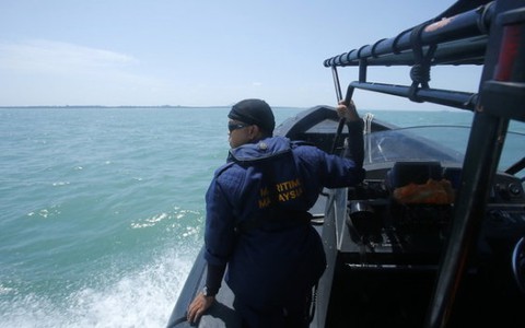 Thêm một tàu chìm ngoài khơi Malaysia, 9 người mất tích