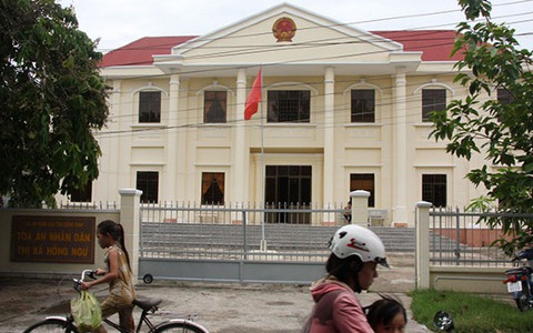 "Lính" xử "sếp" thua kiện