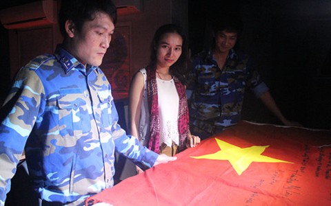 Tác nghiệp nơi đầu sóng ngọn gió