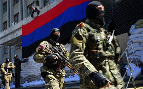 Quân ly khai Ukraine chiếm căn cứ quân sự ở Donetsk