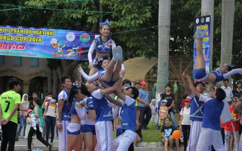 ĐH Sư phạm đoạt giải nhất cuộc thi “cổ vũ viên” World Cup