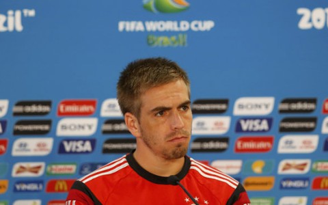 Philipp Lahm "tiếc" vì không được đối đầu với Neymar