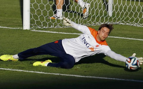 Tim Krul "bật mí" chuyện bắt phạt đền trận gặp Costa Rica