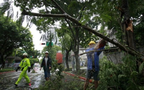 56 người chết do bão Rammasun, Trung Quốc căng mình đón bão mới