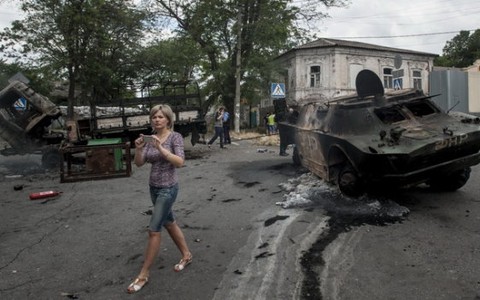Quân Ukraine siết vòng vây Donetsk