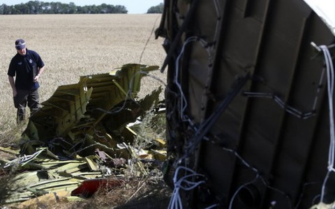 Tìm thấy thêm thi thể nhiều hành khách nơi MH17 rơi